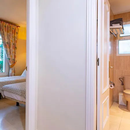 Pass The Keys Charming Andalusian Ground Floor With Patio Apartment *