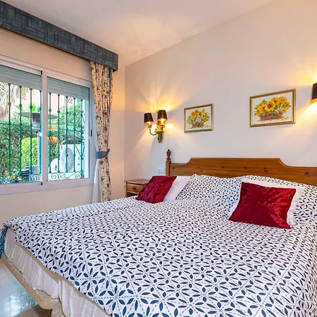 Pass The Keys Charming Andalusian Ground Floor With Patio Apartment